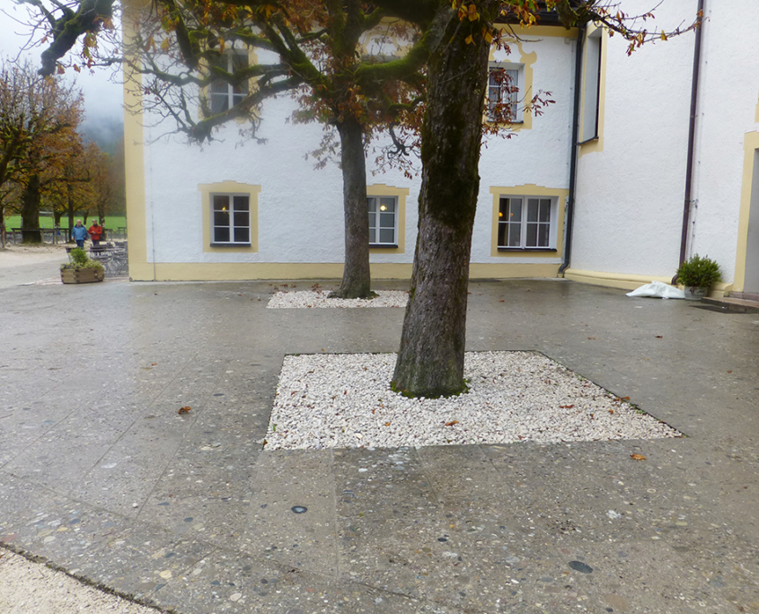 Nagelfluh Bodenplatten in Bartholomä, Koenigssee